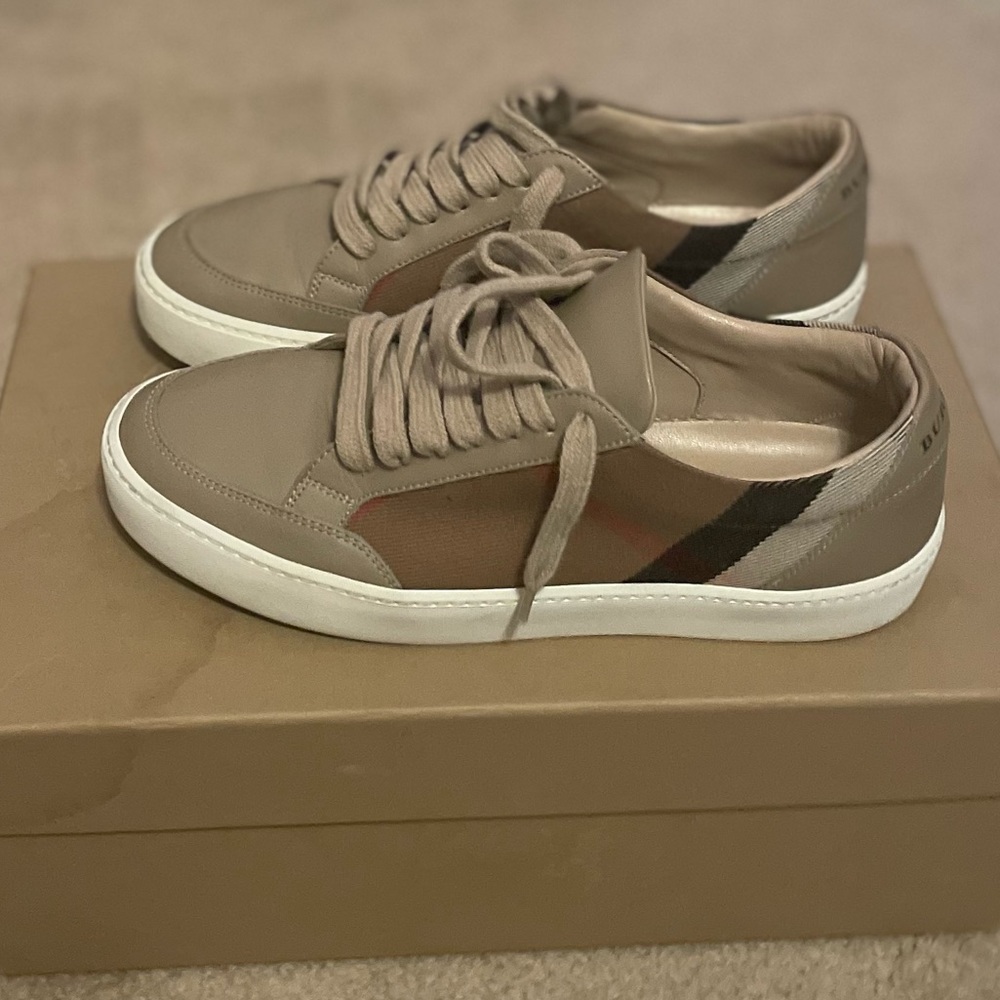 Burberry Sneakers Size 36.5/6.5 - Picture 5 of 5